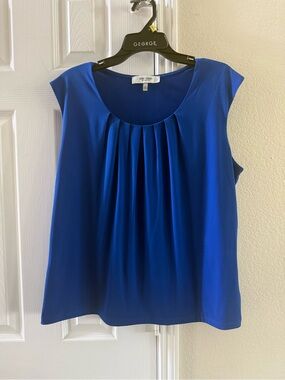 Jones Studio Sleeveless Pleated Scoop Neck Top - Royal Blue